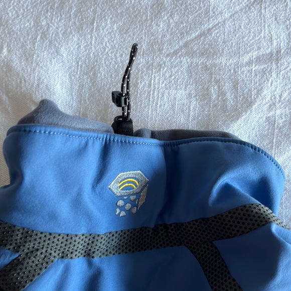 Women’s Mountain Hardwear Jacket - Picture 7 of 10